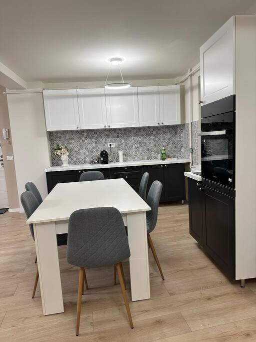 Ultracentral Luxury Apartament Timişoara Exteriör bild