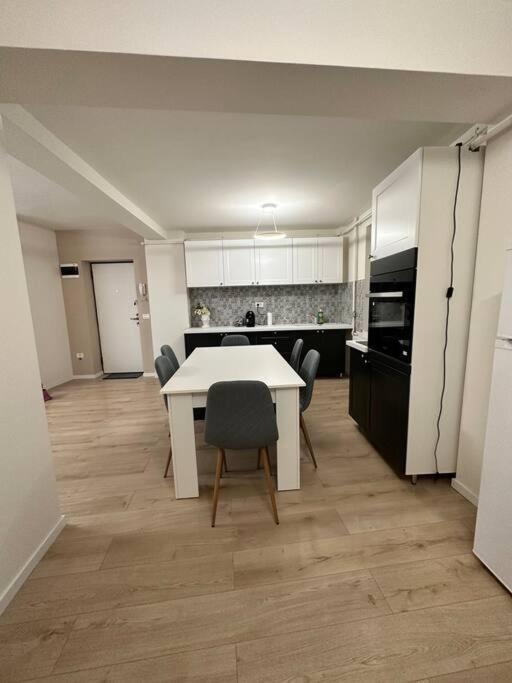 Ultracentral Luxury Apartament Timişoara Exteriör bild